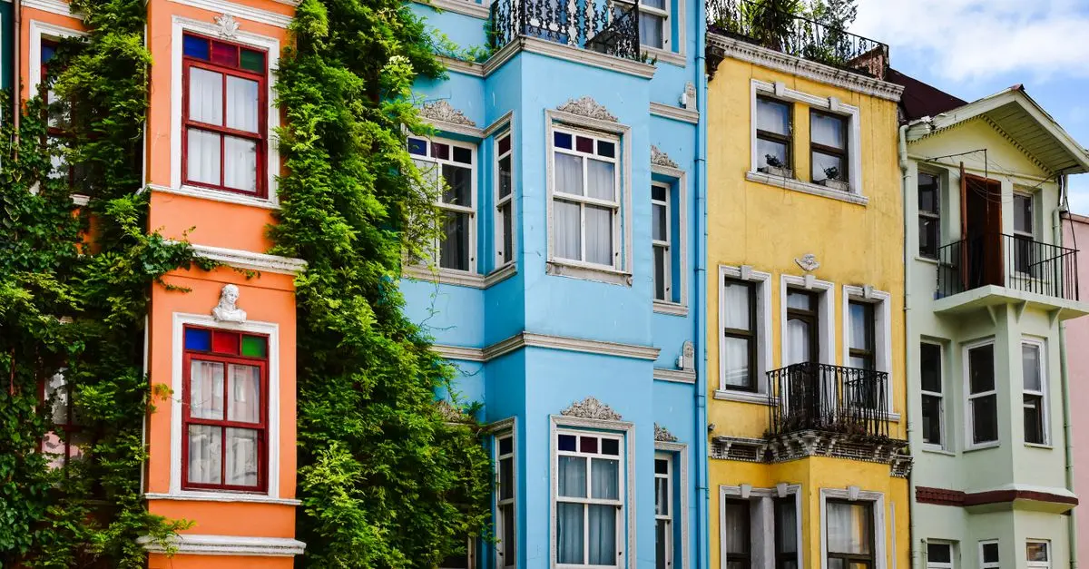Errores comunes al elegir colores de pintura para exteriores