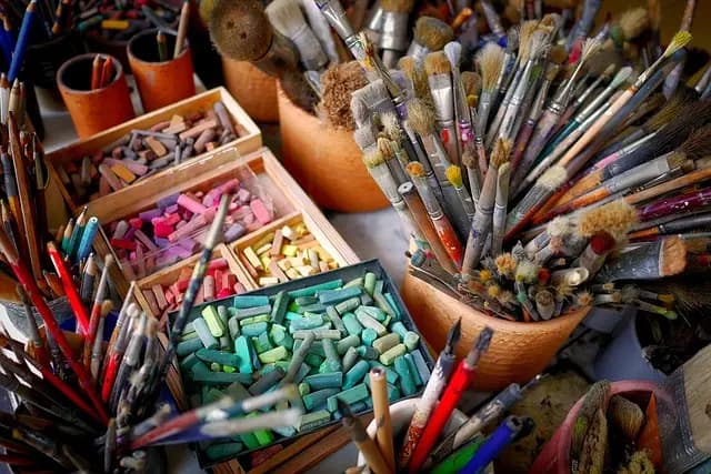 Tendencias de colores de pintura para transformar tu hogar