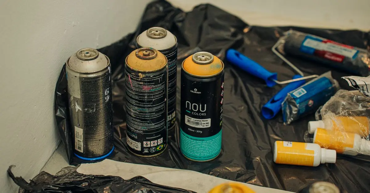 Cómo elegir la pintura adecuada para diferentes tipos de madera